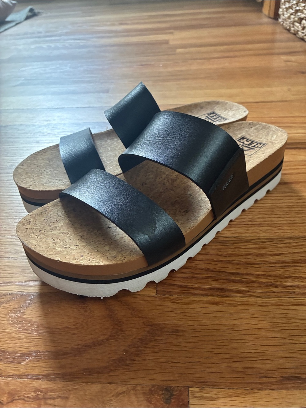 Reef Cushion Vista Hi Sandals - Picture 3 of 9